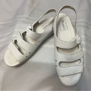 White Peeble Grain Womens Breeze Walker-Air Cell Cushion Insole Sandals Size 9
